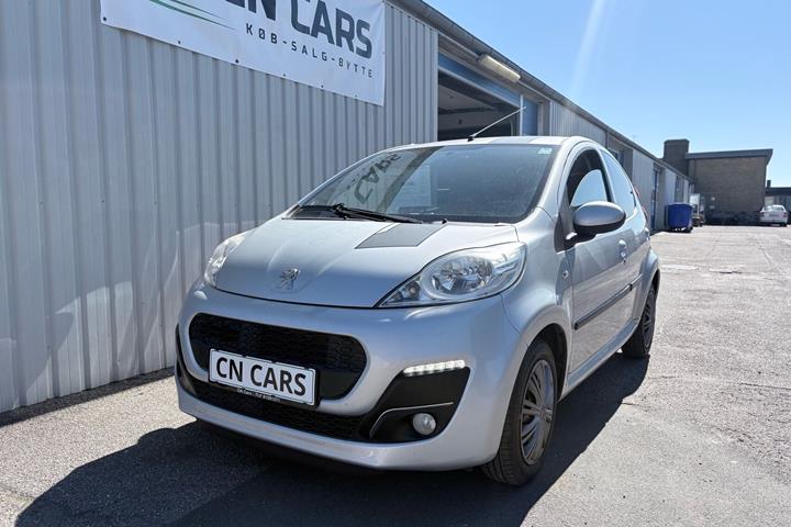 Sølv Peugeot 107 fra 2012