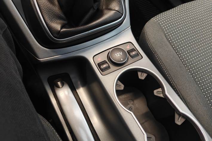 Gul Ford C-MAX fra 2014