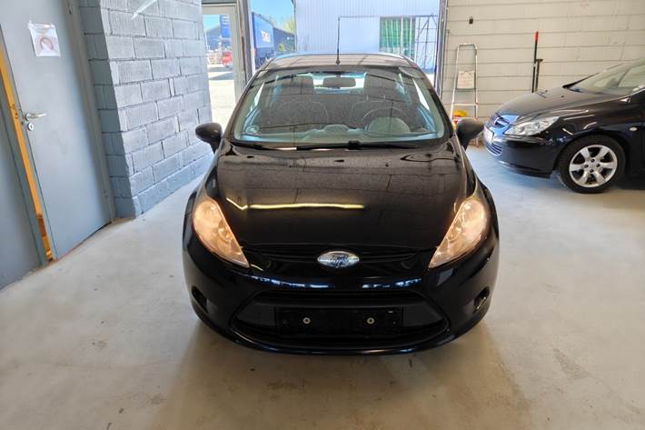 Gul Ford Fiesta fra 2009