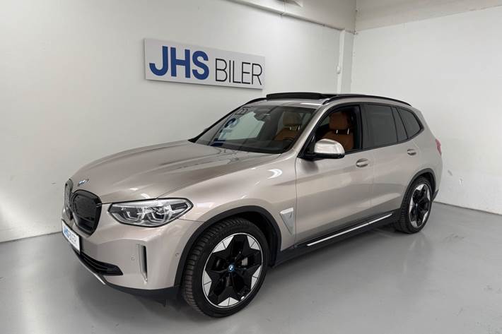 Orange BMW iX3 fra 2021