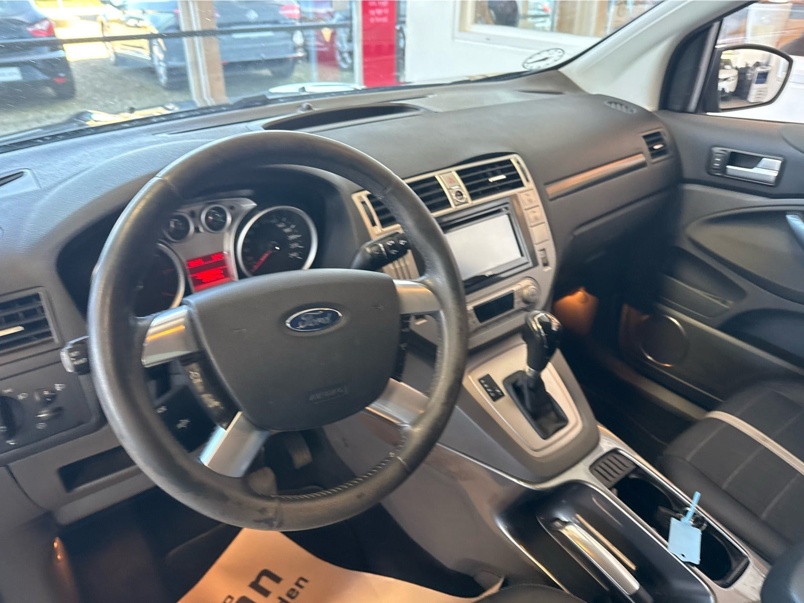 Blå Ford Kuga fra 2011