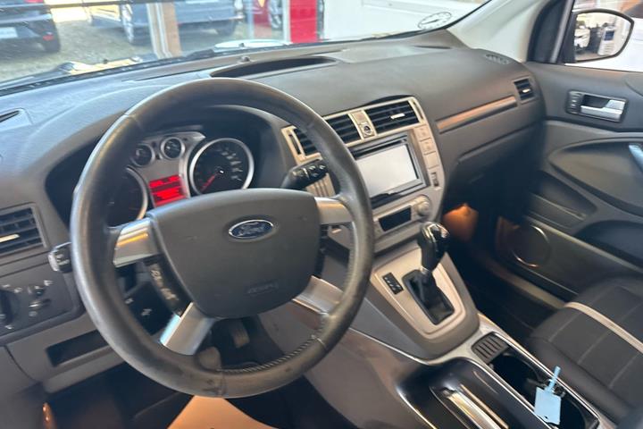 Blå Ford Kuga fra 2011