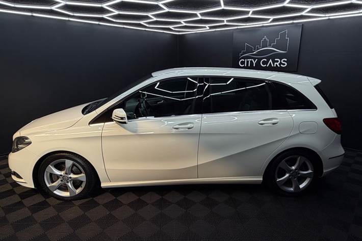 Hvid Mercedes B200 fra 2013