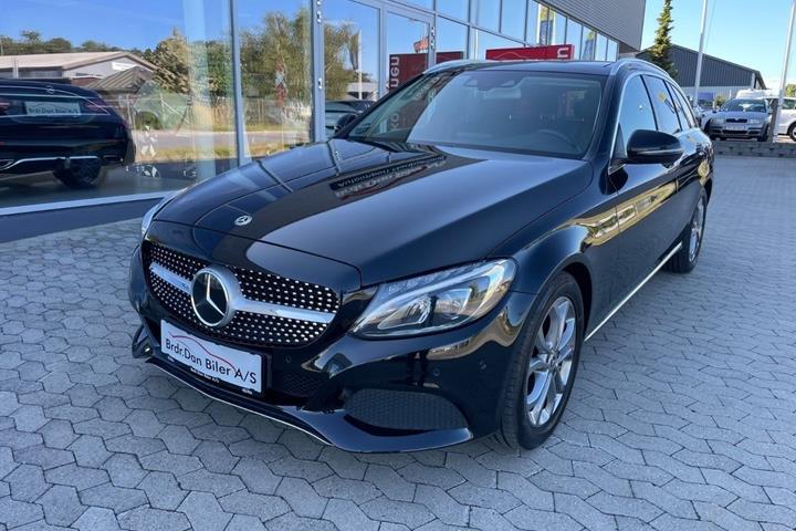 Sort Mercedes C250 d fra 2018 set udefra