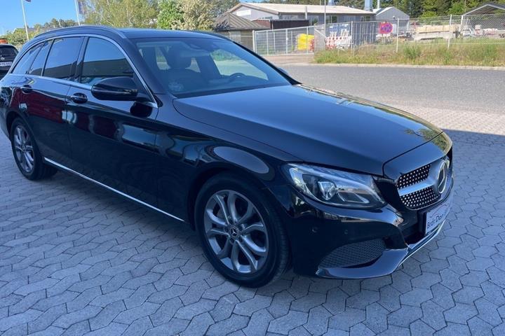 Sort Mercedes C250 d fra 2018