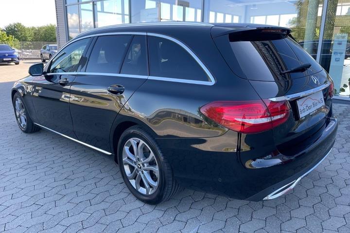 Sort Mercedes C250 d fra 2018