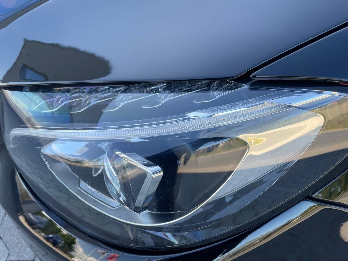 Sort Mercedes C250 d fra 2018 set udefra