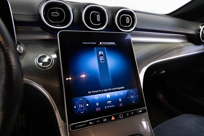 Hvid Mercedes C300 e fra 2022