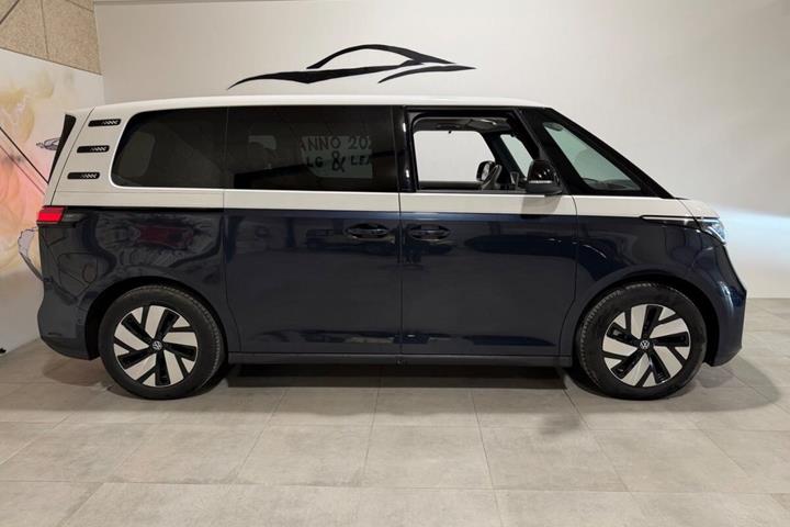 Blå VW ID.Buzz fra 2024