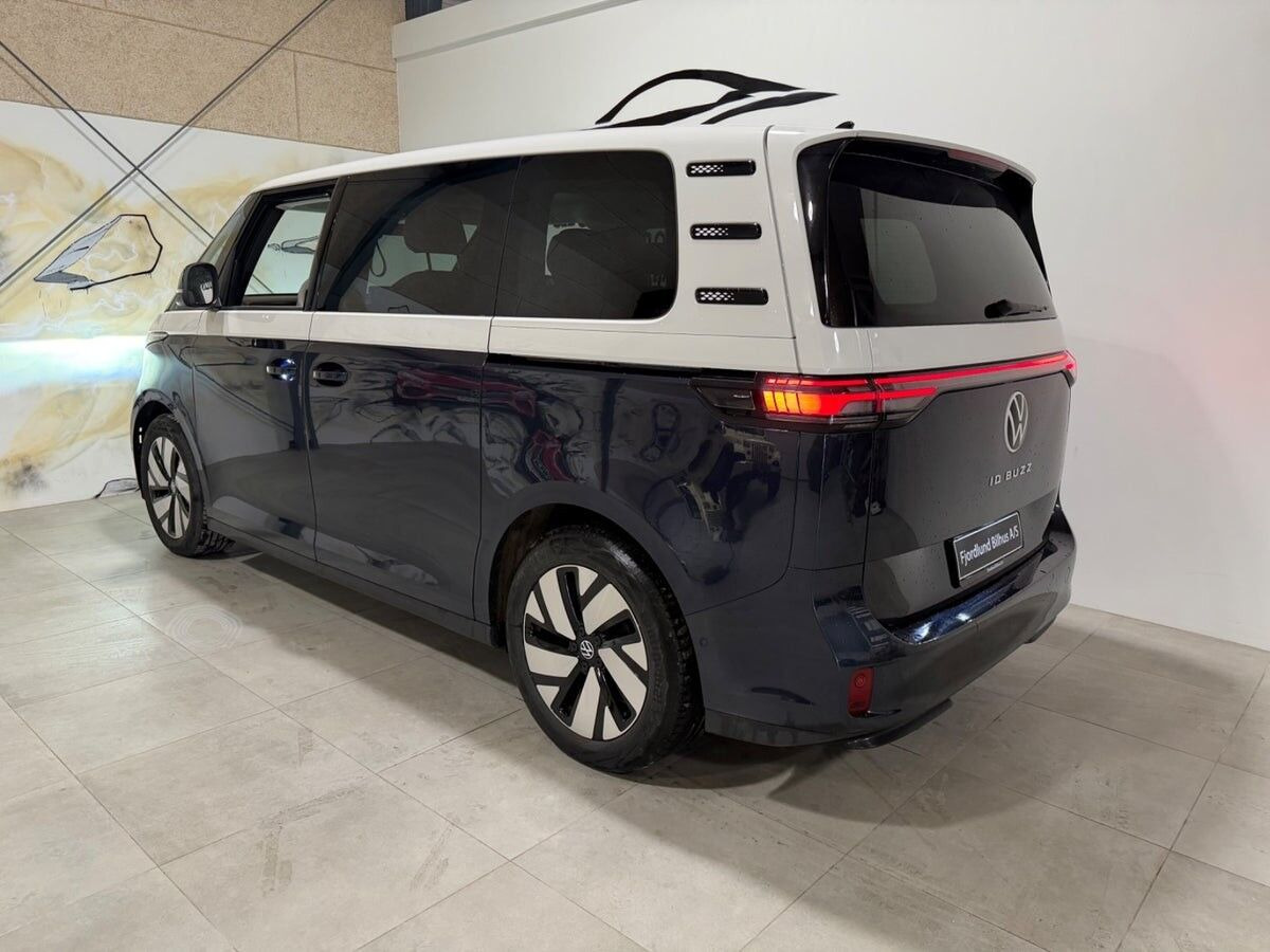 Blå VW ID.Buzz fra 2024
