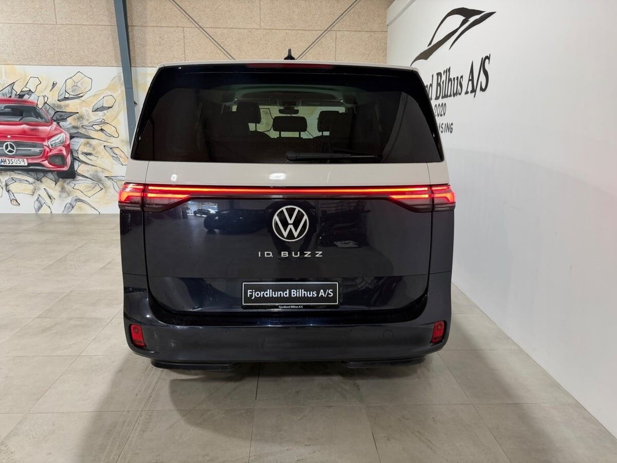 Blå VW ID.Buzz fra 2024