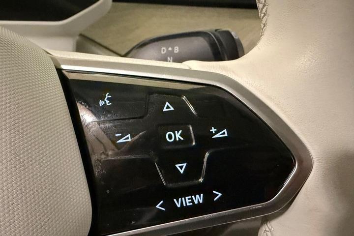 Blå VW ID.Buzz fra 2024