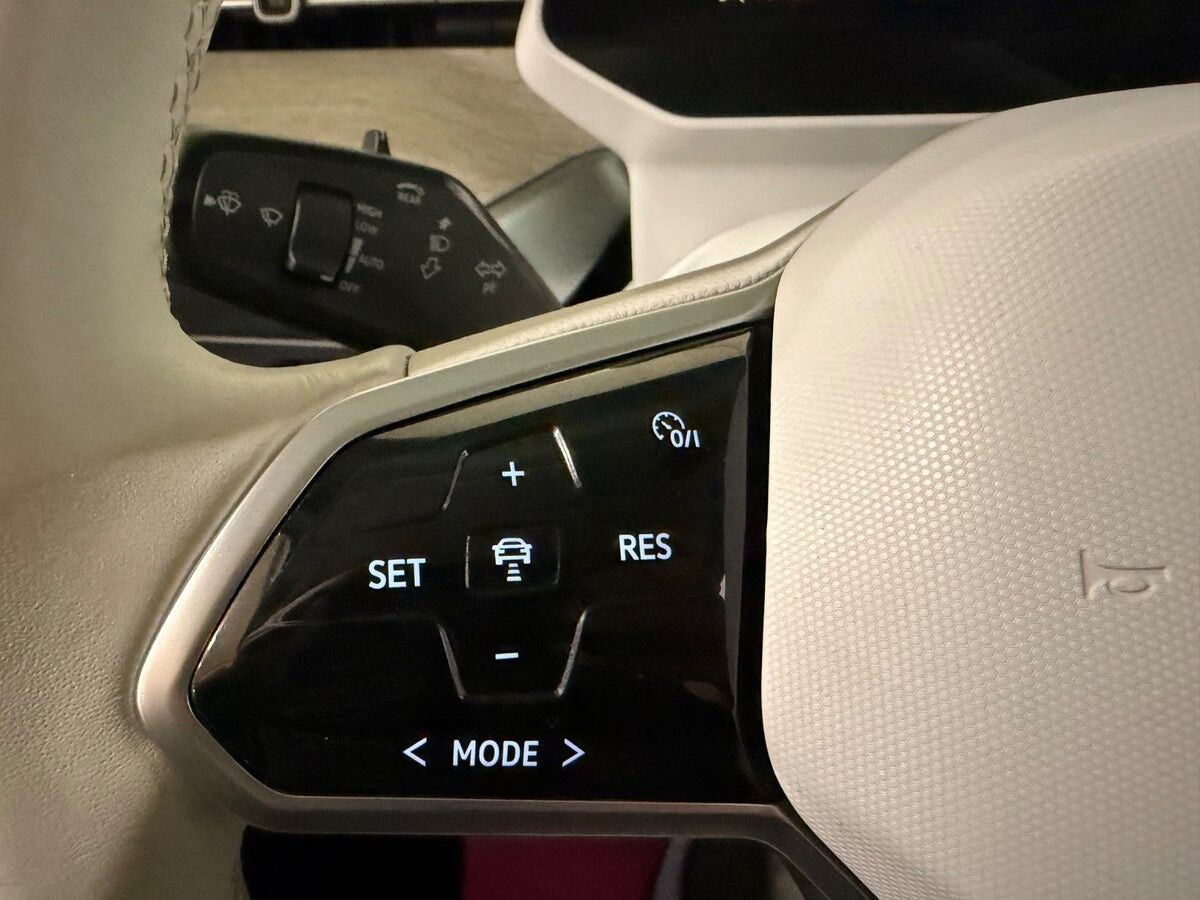 Blå VW ID.Buzz fra 2024