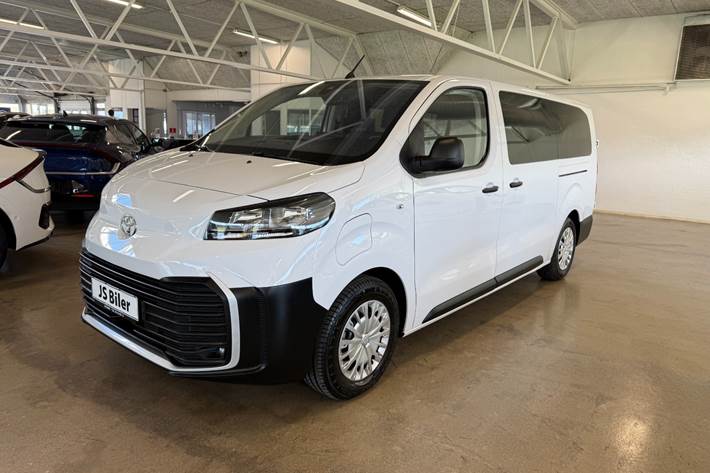 Hvid Toyota Proace Verso fra 2024