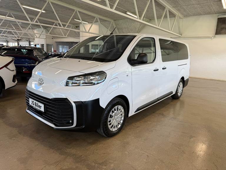 Toyota Proace Verso 75 Long Shuttle