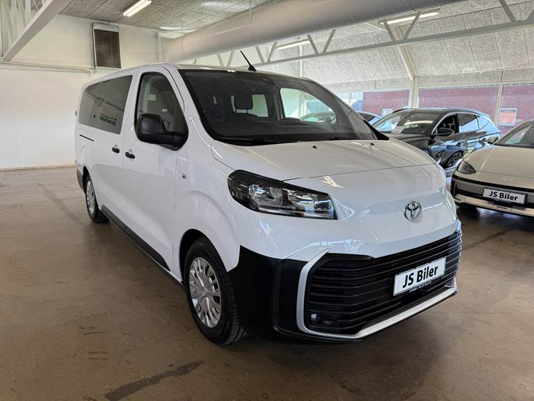 Toyota Proace Verso 75 Long Shuttle