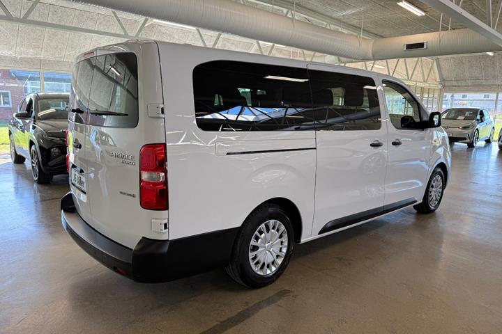 Hvid Toyota Proace Verso fra 2025