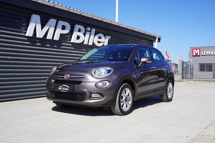 Grå Fiat 500X fra 2015 set udefra