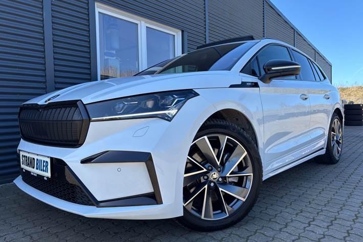 Hvid Skoda Enyaq fra 2024