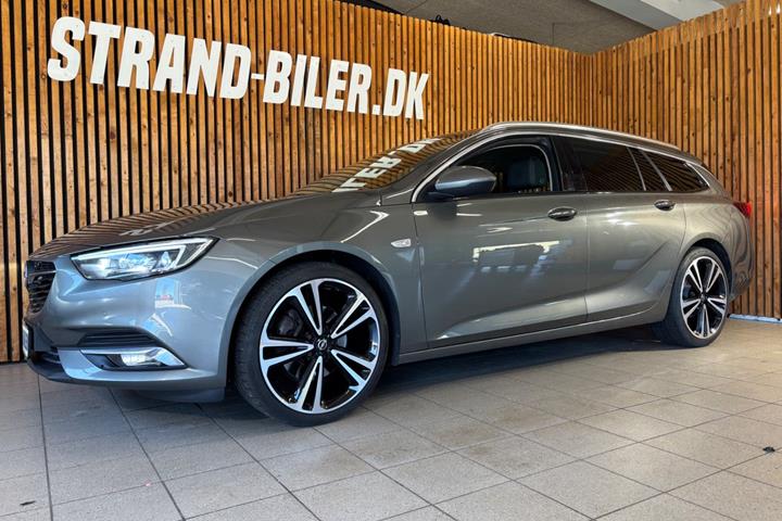 Grå Opel Insignia fra 2018