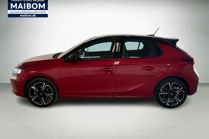 Rød Opel Corsa fra 2024