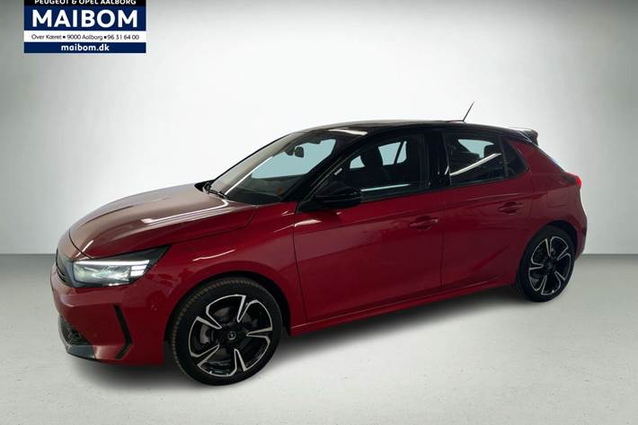Rød Opel Corsa fra 2024
