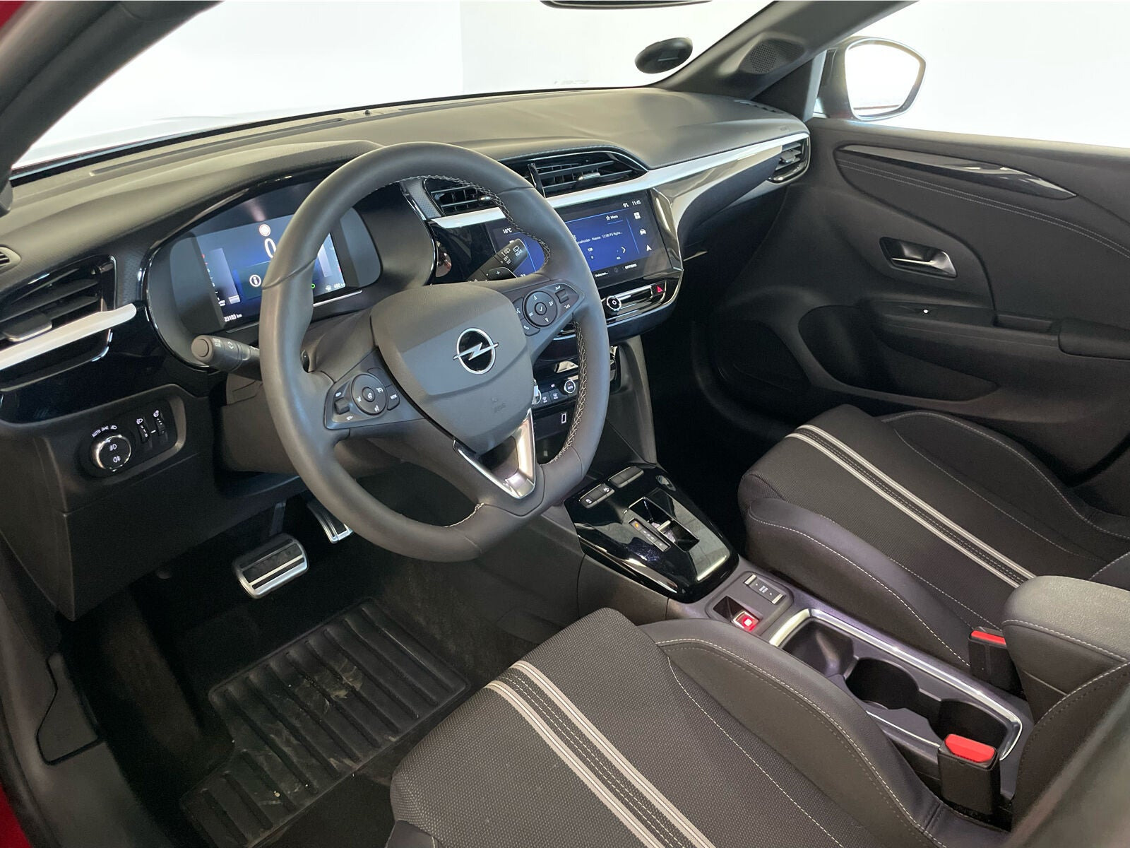 Rød Opel Corsa fra 2024
