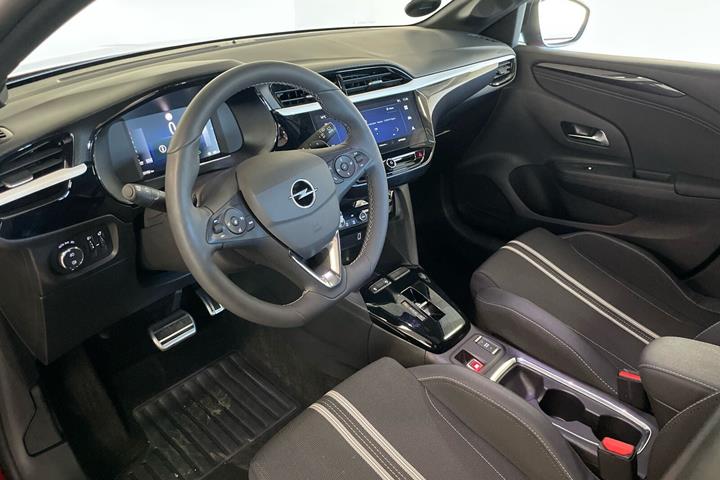 Rød Opel Corsa fra 2024