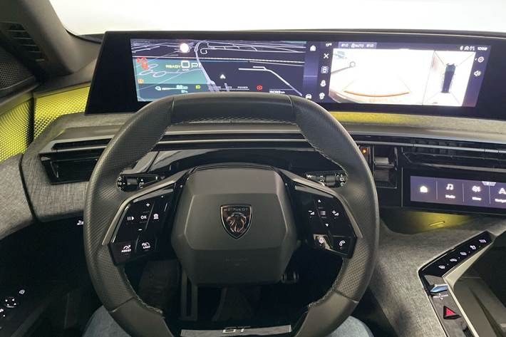 Sort Peugeot e-5008 fra 2025
