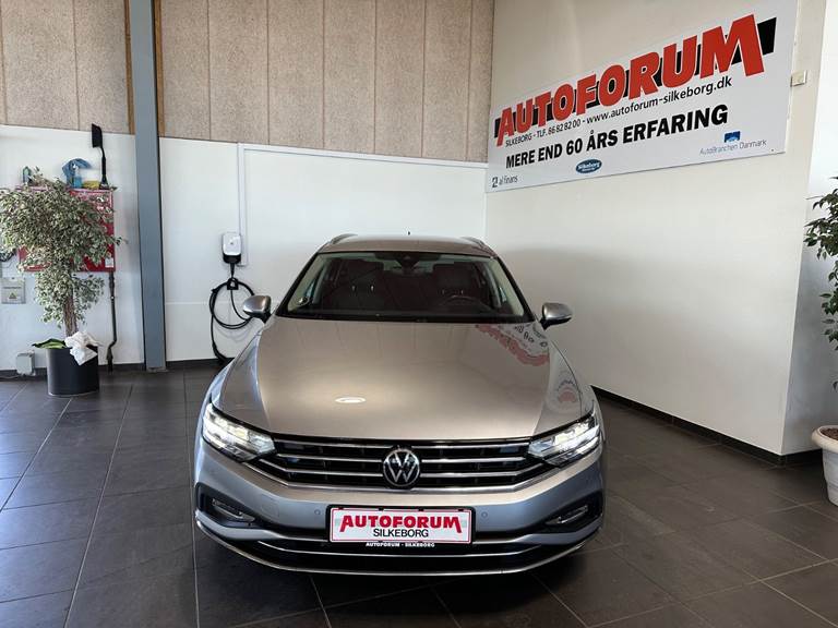 VW Passat 2,0 TDi 200 Elegance High Variant DSG