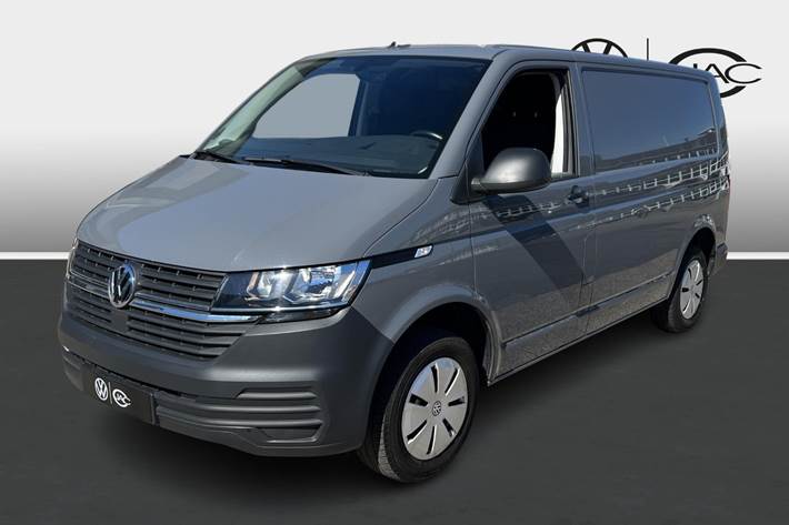 Grå VW Transporter fra 2021