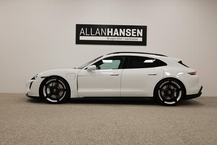 Hvid Porsche Taycan GTS fra 2022