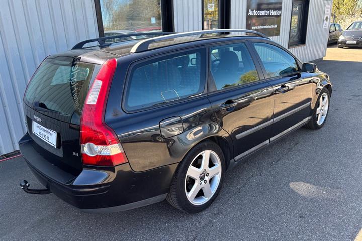 Sort Volvo V50 fra 2004