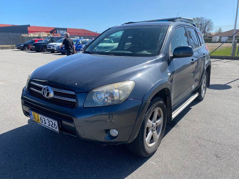 Toyota RAV4 2,2 D-CAT 177 4x4 Van