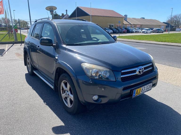 Toyota RAV4 2,2 D-CAT 177 4x4 Van
