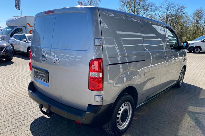 Sølv Opel Vivaro fra 2024