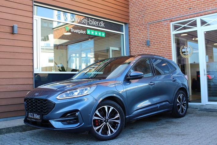 Blå Ford Kuga fra 2020