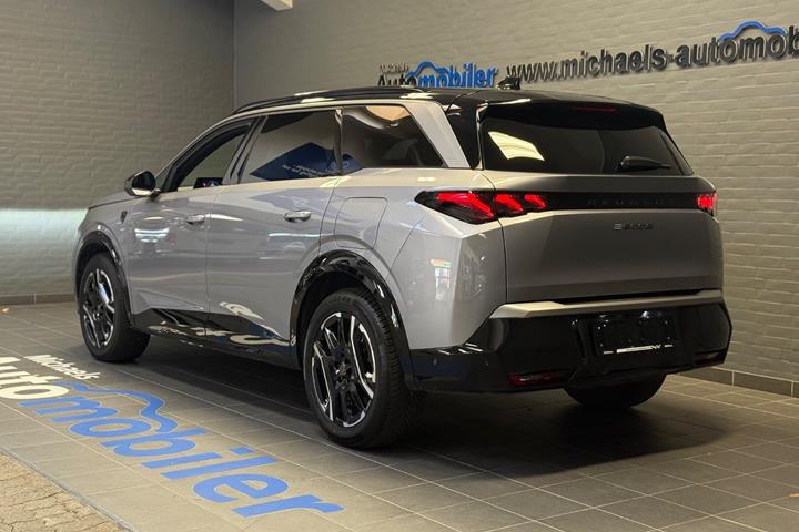Grå Peugeot e-5008 fra 2025