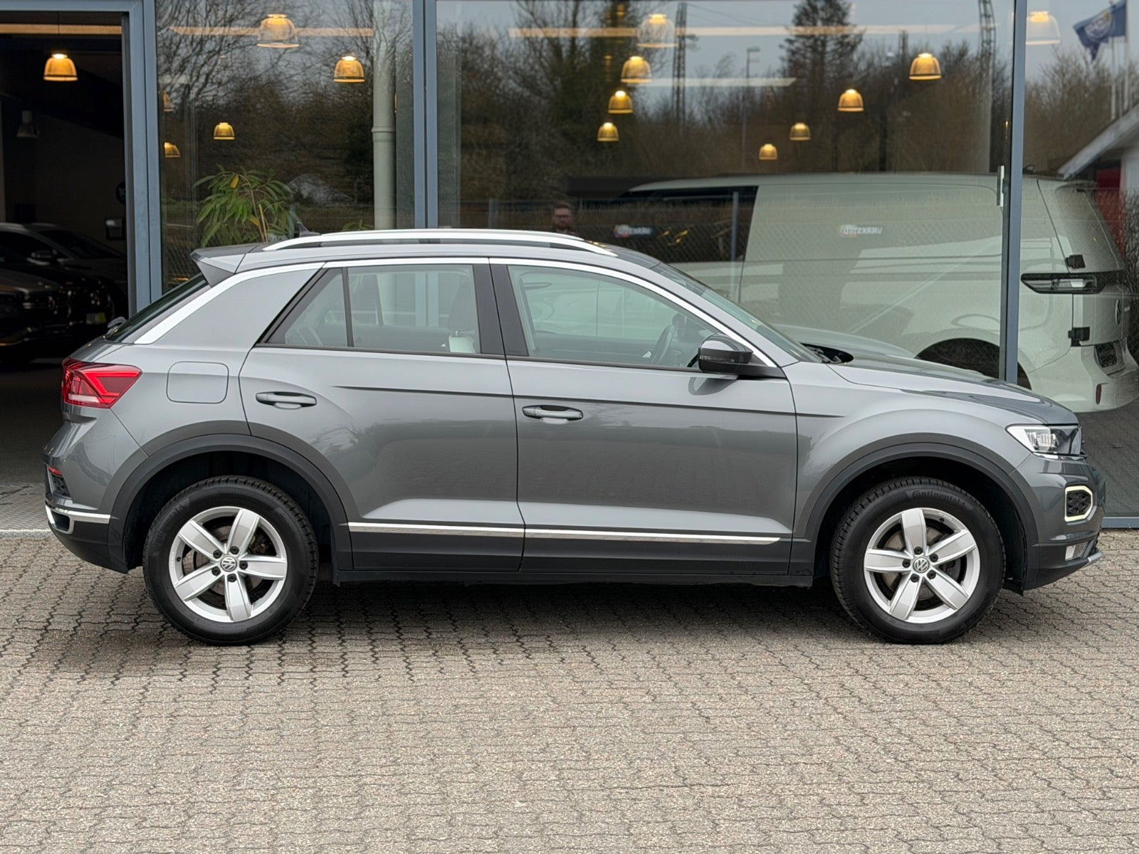 Grå VW T-Roc fra 2020