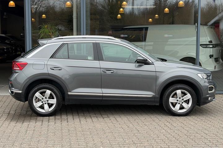 Grå VW T-Roc fra 2020