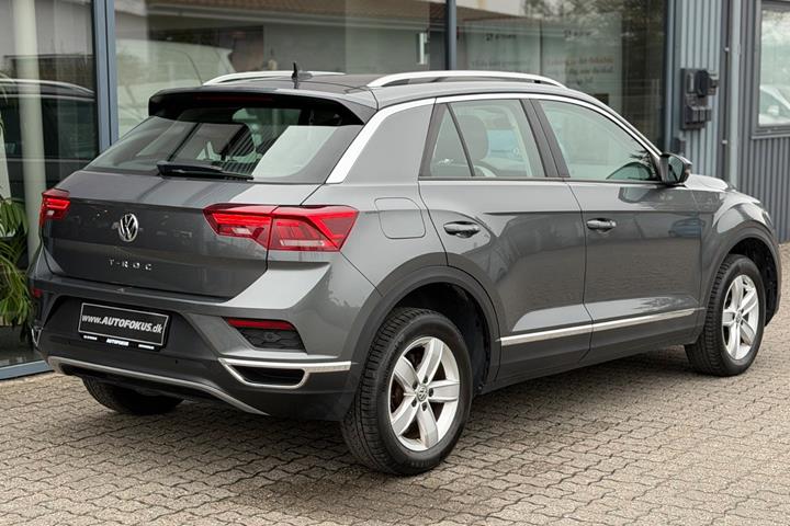 Grå VW T-Roc fra 2020