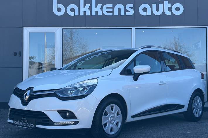 Hvid Renault Clio IV fra 2017 set udefra