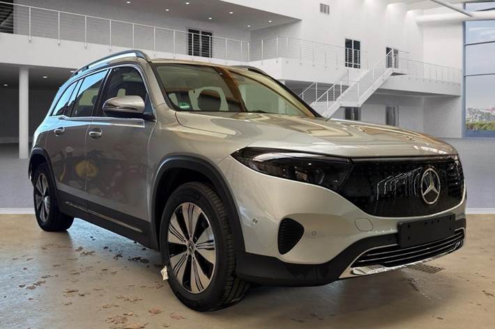 Sølv Mercedes EQB250+ fra 2026