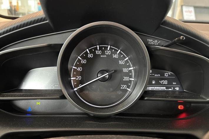 Grå Mazda 2 fra 2024