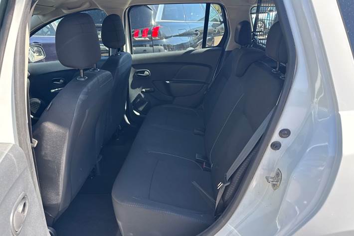 Hvid Dacia Logan fra 2019
