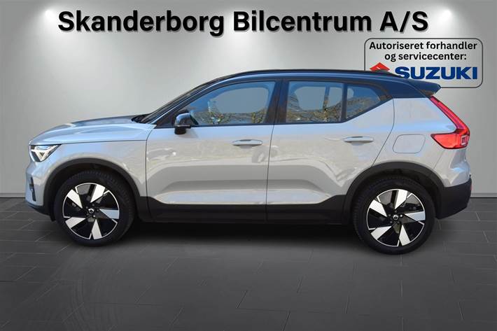 Sort Volvo XC40 fra 2024
