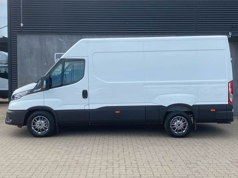 Iveco Daily 3,0 35S18 12m3 D 180HK Van 8g Aut.