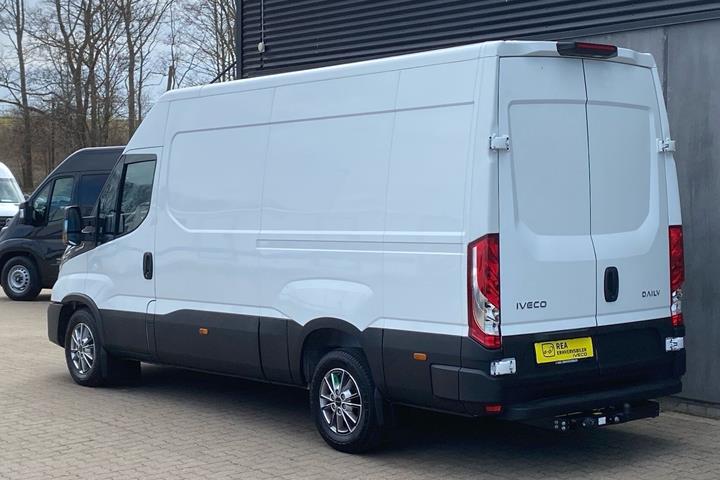 Hvid Iveco Daily fra 2026