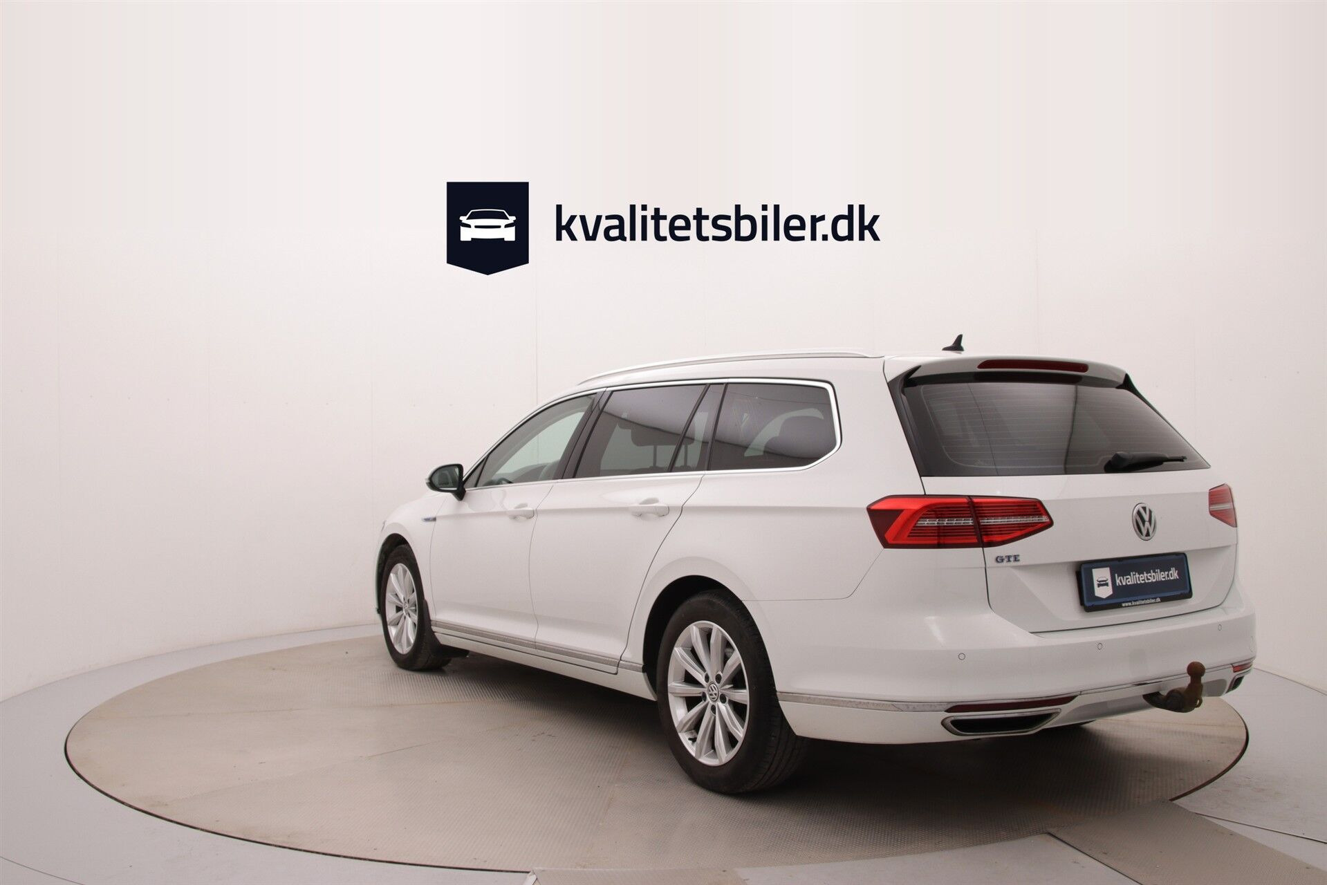 Hvid VW Passat fra 2017