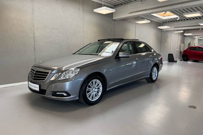 Grå Mercedes E350 fra 2010